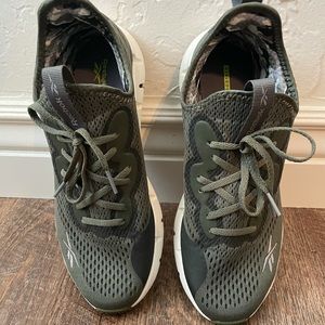 Reebok Women’s size 9.5 NWOT